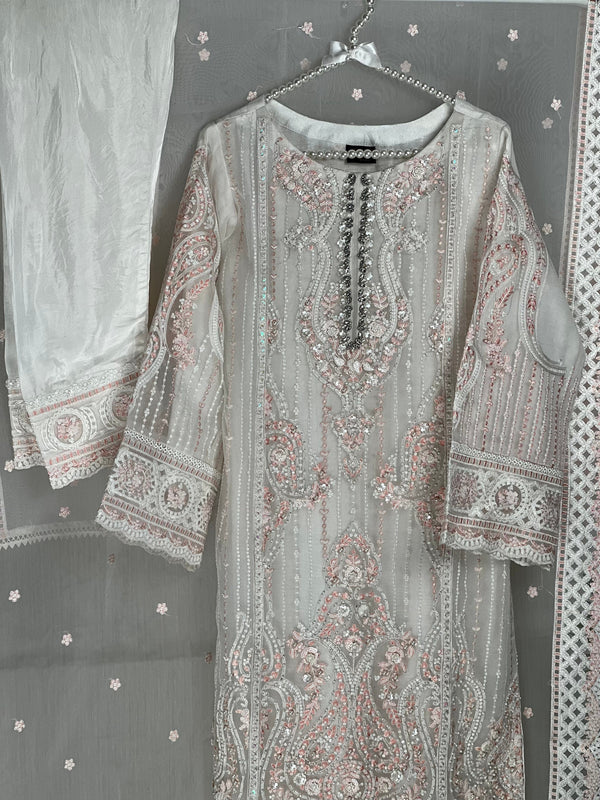 Sajh Dajh Minor Damaged - Tehwar II - The Luxury Eid Wear in White - D1