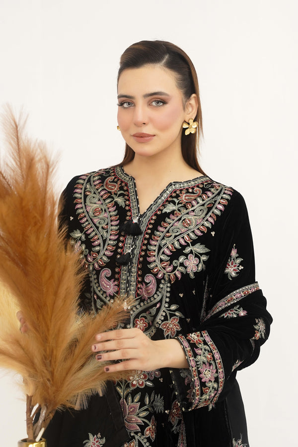 Rozi - Luxury Velvet Outfit with Embroidered Velvet Shawl
