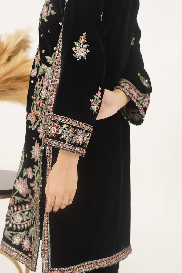 Rozi - Luxury Velvet Outfit with Embroidered Velvet Shawl