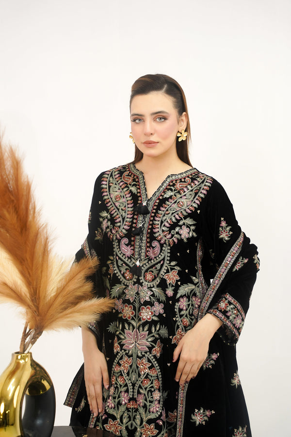 Rozi - Luxury Velvet Outfit with Embroidered Velvet Shawl