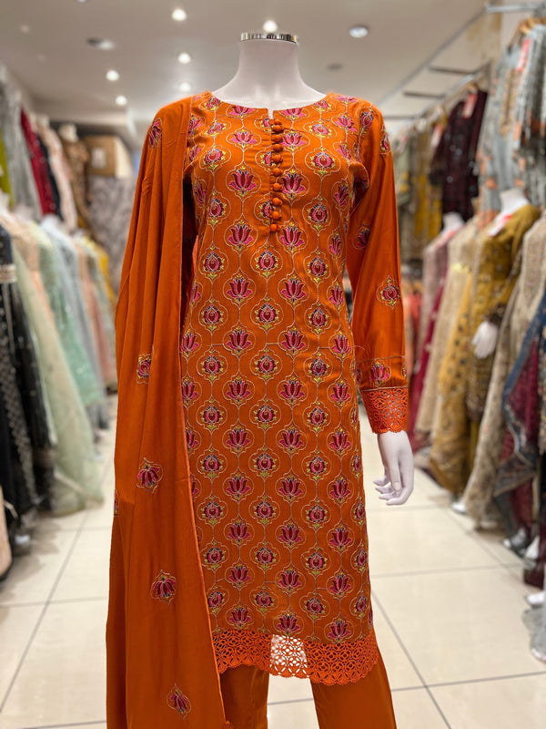 Sajh Dajh Lyra - Linen Embroidered  - Winter Collection 2023