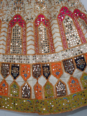 Sajh Dajh Small to Medium (Adjustable Hooks) Heavy Mirror Work Lengha