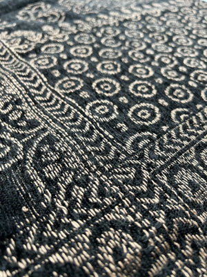 Sajh Dajh Wool Embroidered Shawl - Black