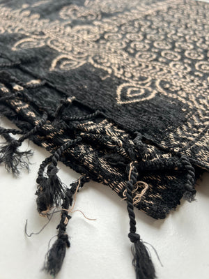 Sajh Dajh Wool Embroidered Shawl - Black