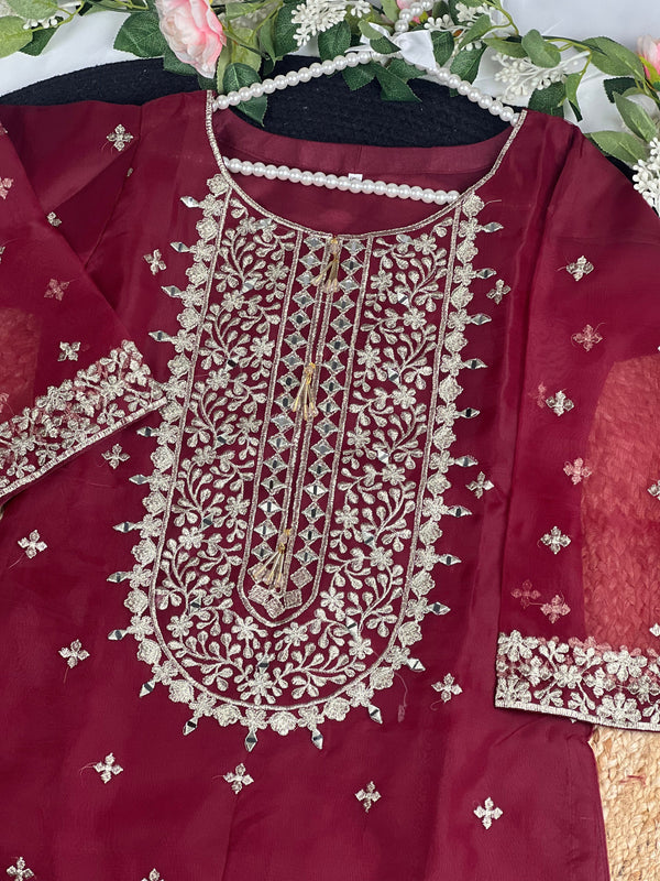 Sajh Dajh NAQSH KURTI - Eid 2023